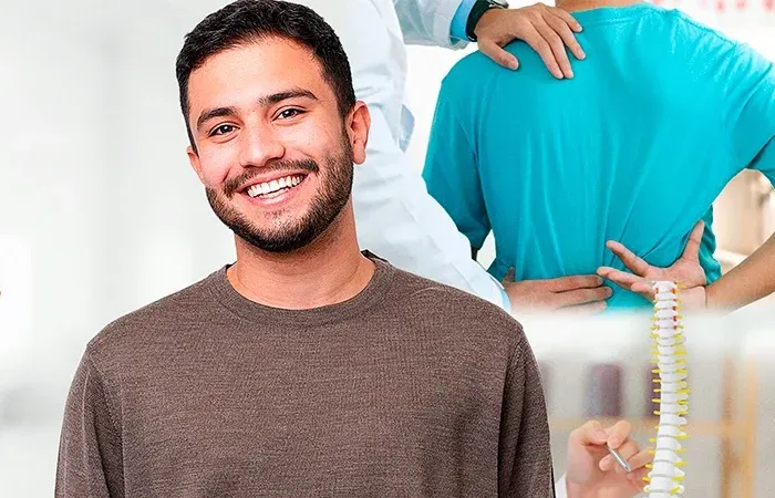 Rapaz sorridente de blusa marrom